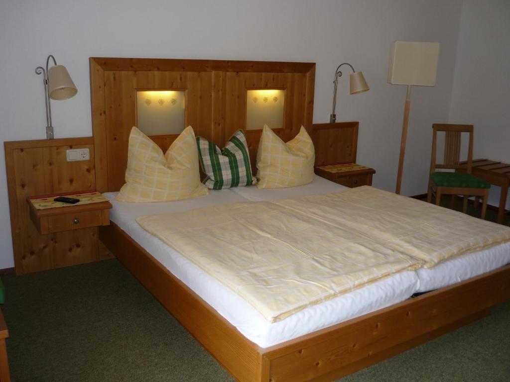 Hotel Garni Pension Zur Wacht Strobl Buitenkant foto