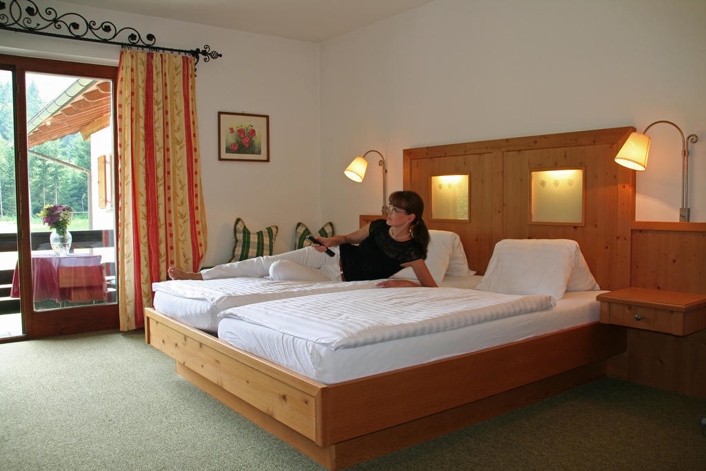 Hotel Garni Pension Zur Wacht Strobl Buitenkant foto