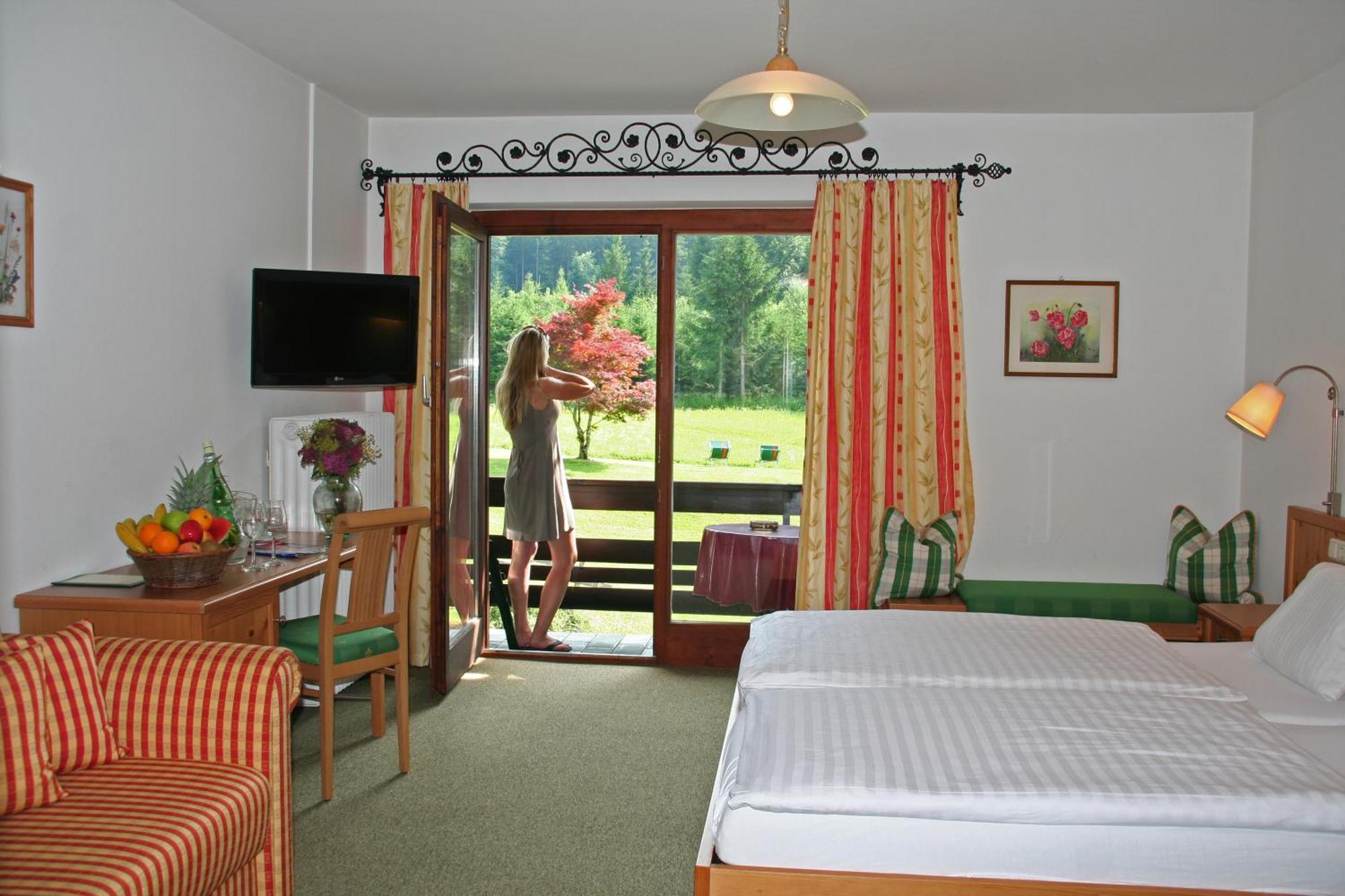 Hotel Garni Pension Zur Wacht Strobl Buitenkant foto